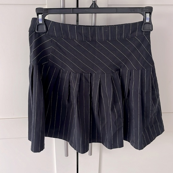 🎉 BOGO! 2/$12! Urban Outfitters Mini Skirt - Picture 3 of 4